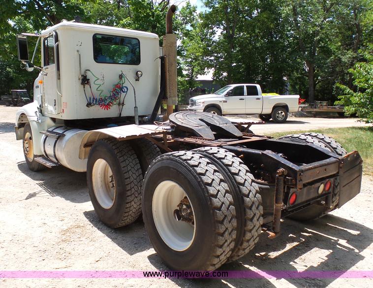 image for item K5396 1998 International 9100 semi truck