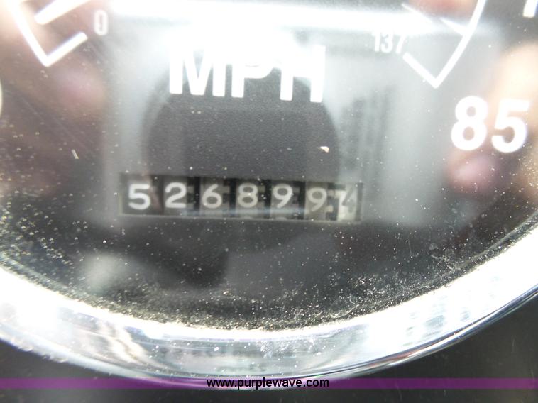 image for item K5396 1998 International 9100 semi truck