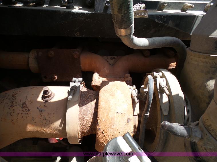 image for item K5396 1998 International 9100 semi truck