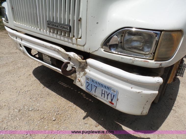 image for item K5396 1998 International 9100 semi truck