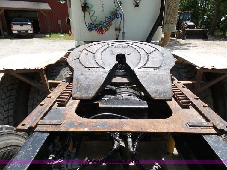 image for item K5396 1998 International 9100 semi truck