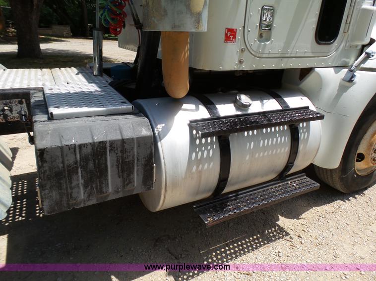 image for item K5396 1998 International 9100 semi truck