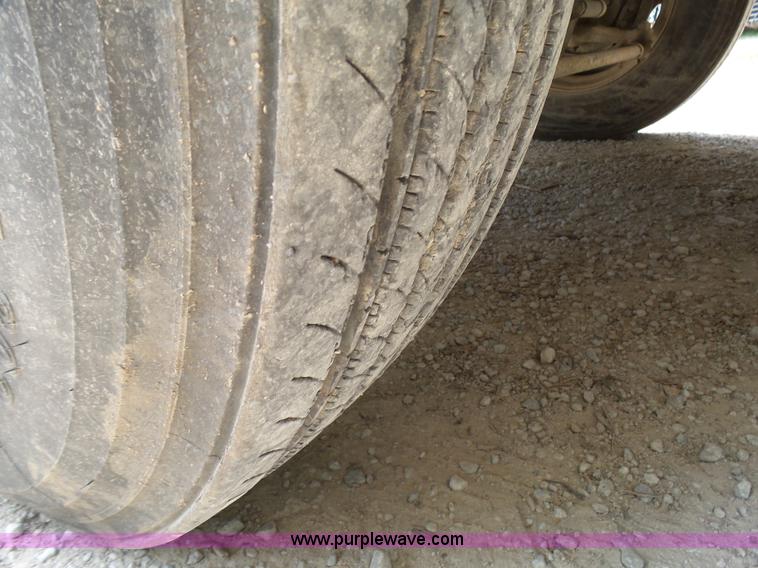 image for item K5396 1998 International 9100 semi truck