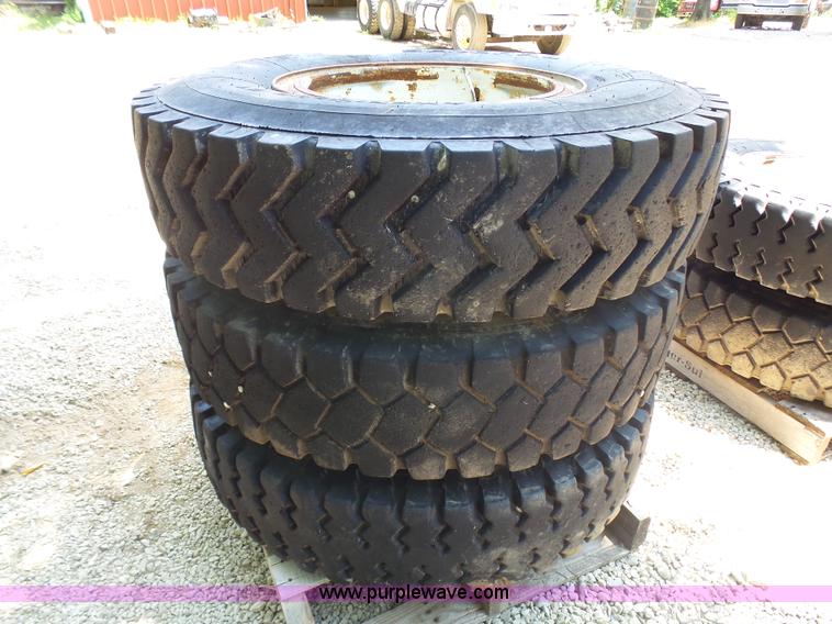 image for item K5407 (5) 10.00R20 tires