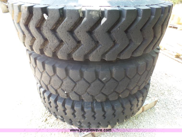image for item K5407 (5) 10.00R20 tires