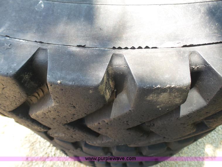 image for item K5407 (5) 10.00R20 tires