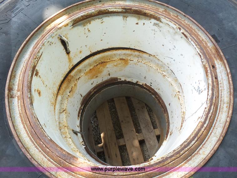 image for item K5407 (5) 10.00R20 tires