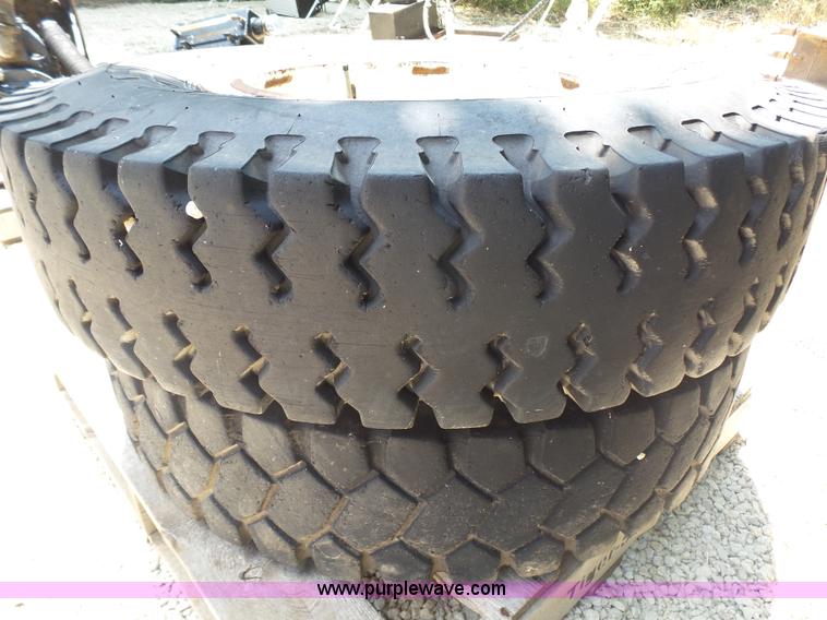 image for item K5407 (5) 10.00R20 tires