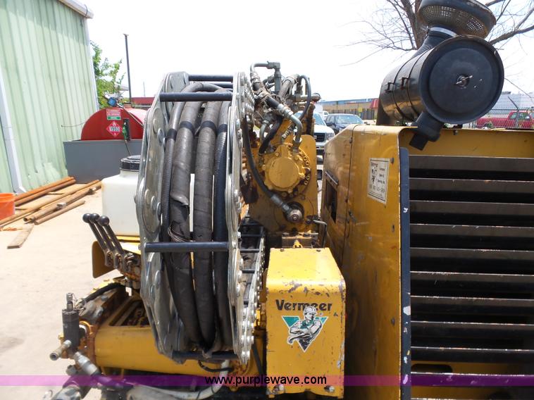 image for item K7111 2000 Vermeer D24X40A directional boring unit