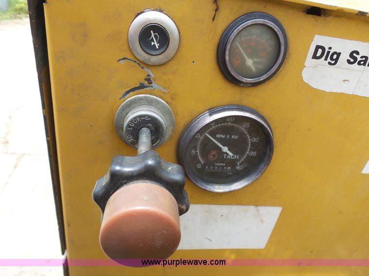 image for item K7111 2000 Vermeer D24X40A directional boring unit