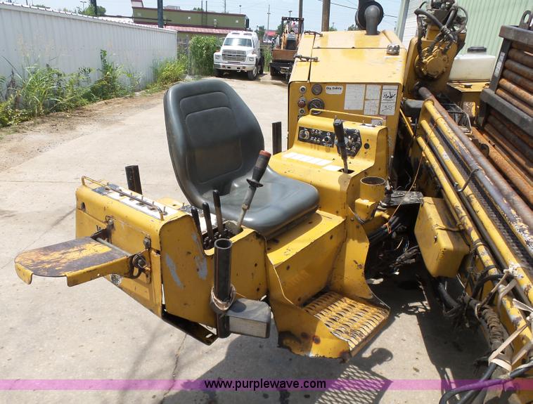 image for item K7111 2000 Vermeer D24X40A directional boring unit