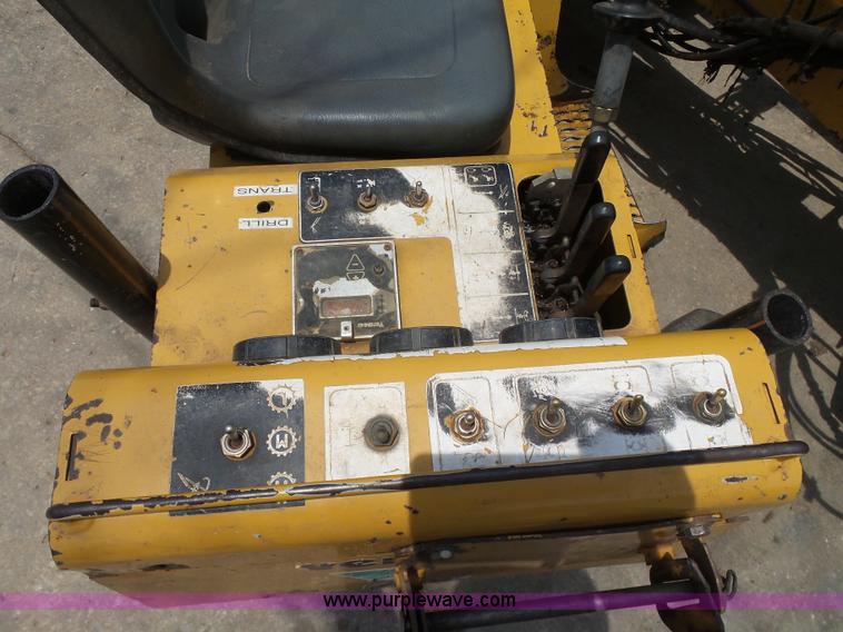 image for item K7111 2000 Vermeer D24X40A directional boring unit