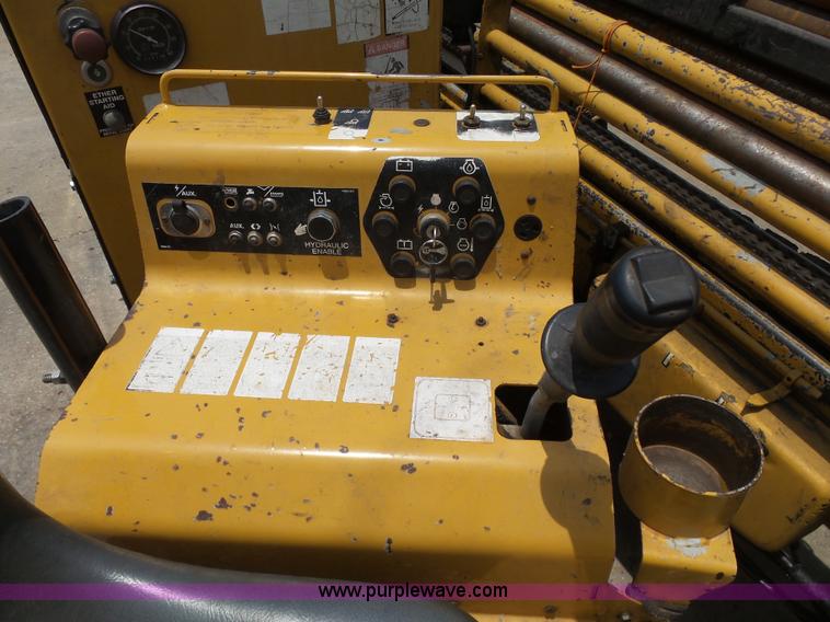 image for item K7111 2000 Vermeer D24X40A directional boring unit