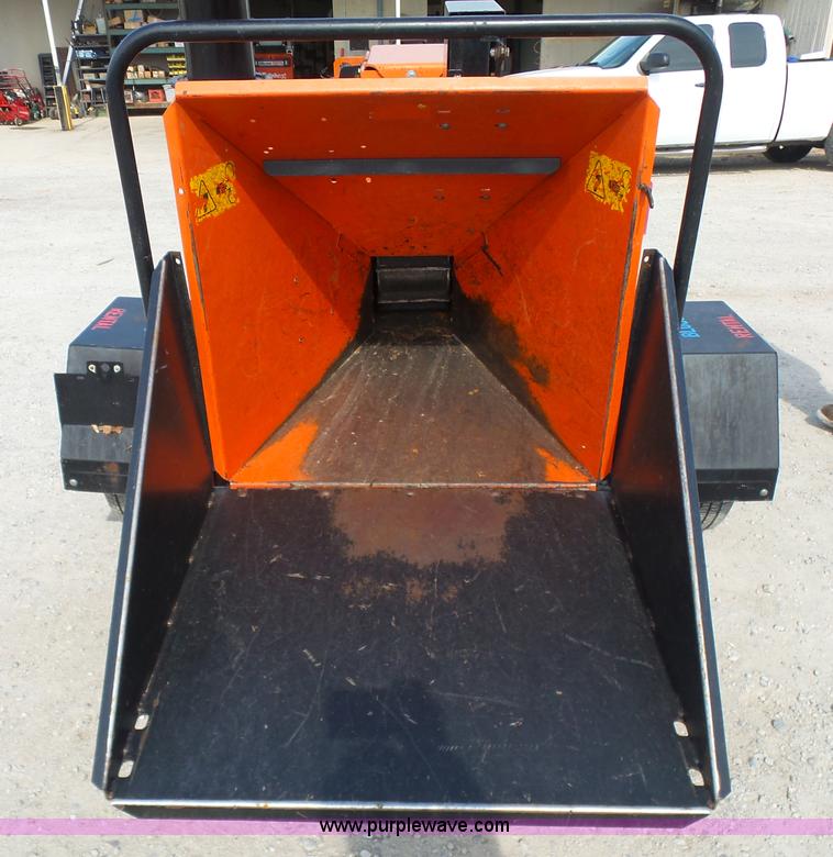 image for item K7112 2007 Bear Cat 76824 chipper