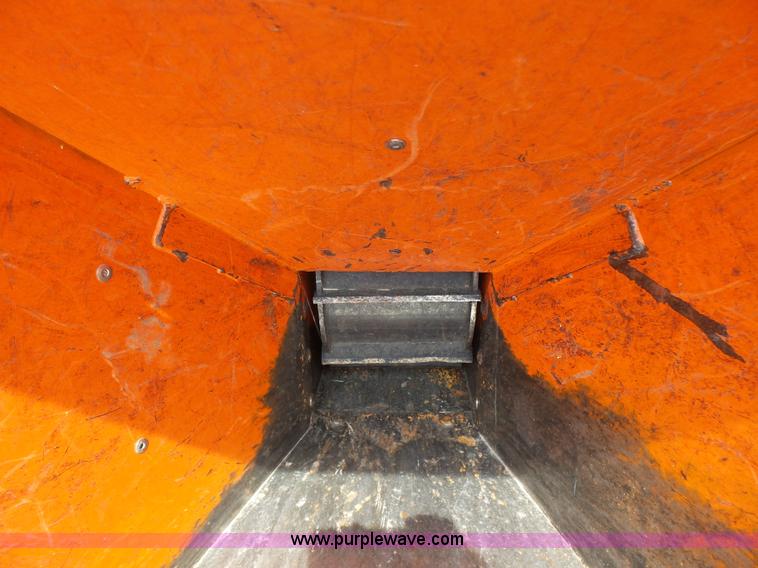 image for item K7112 2007 Bear Cat 76824 chipper