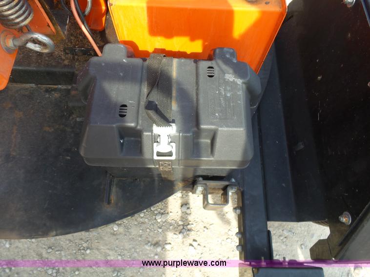 image for item K7112 2007 Bear Cat 76824 chipper