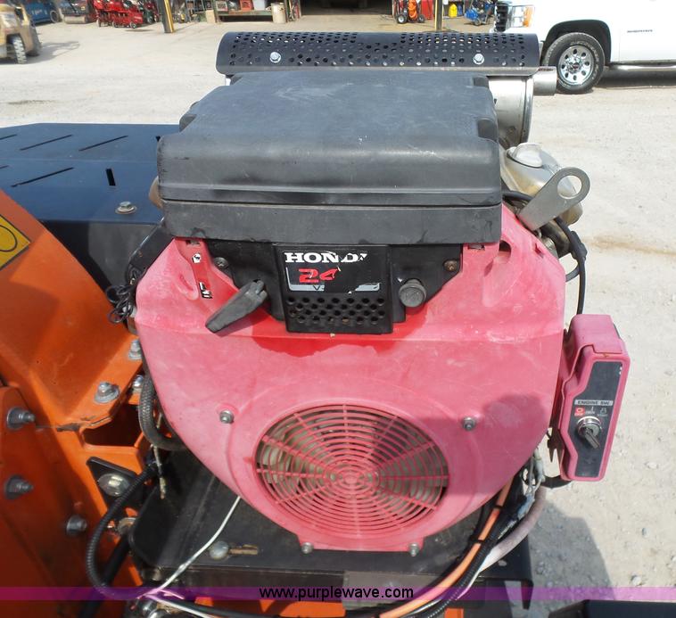 image for item K7112 2007 Bear Cat 76824 chipper