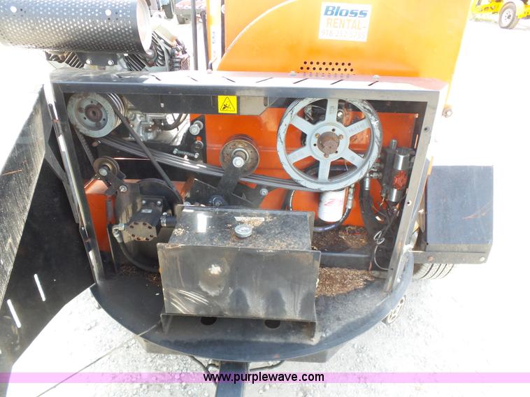 image for item K7112 2007 Bear Cat 76824 chipper