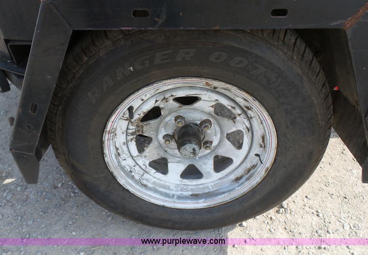 image for item K7112 2007 Bear Cat 76824 chipper