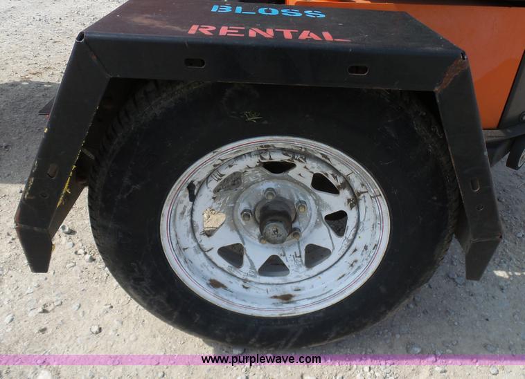 image for item K7112 2007 Bear Cat 76824 chipper