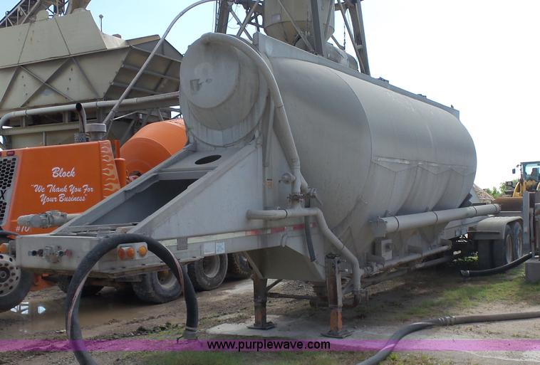 image for item K7117 1987 Boyd Tank 2161 dry bulk trailer