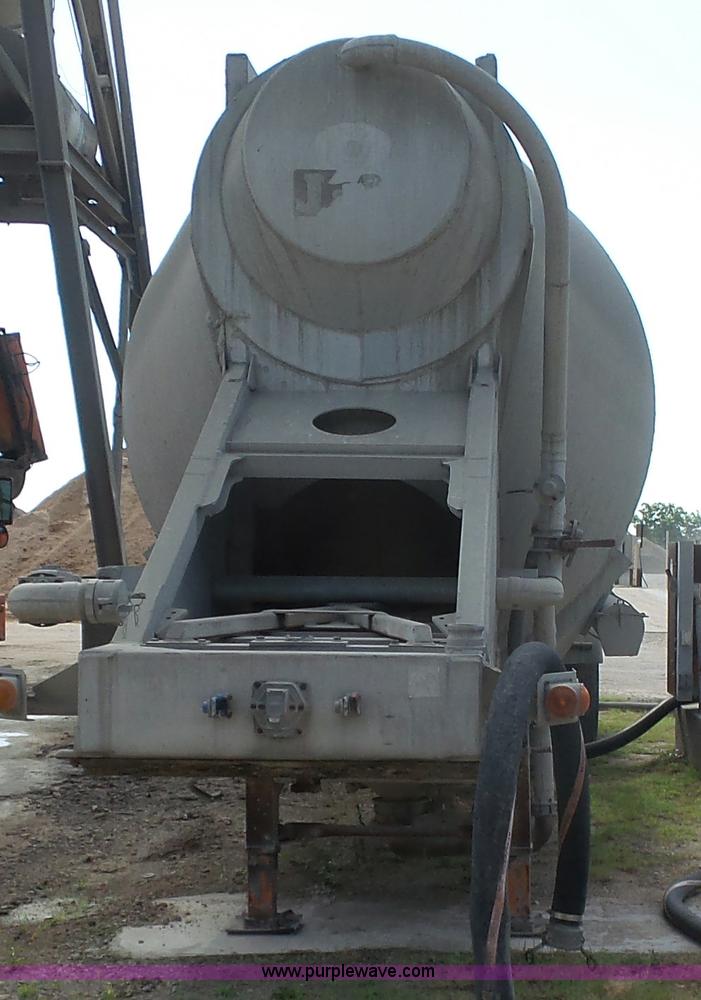 image for item K7117 1987 Boyd Tank 2161 dry bulk trailer