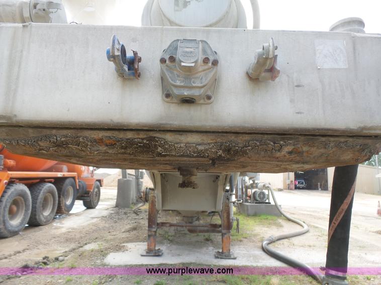 image for item K7117 1987 Boyd Tank 2161 dry bulk trailer