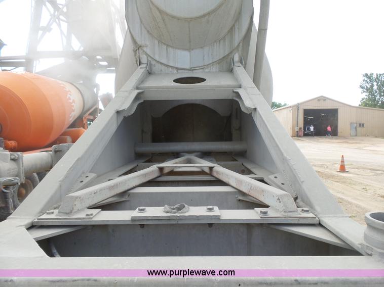 image for item K7117 1987 Boyd Tank 2161 dry bulk trailer