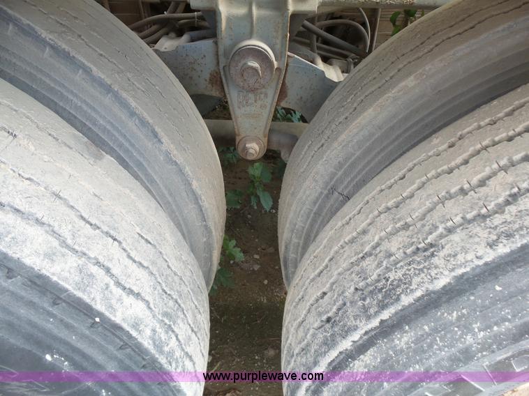 image for item K7117 1987 Boyd Tank 2161 dry bulk trailer