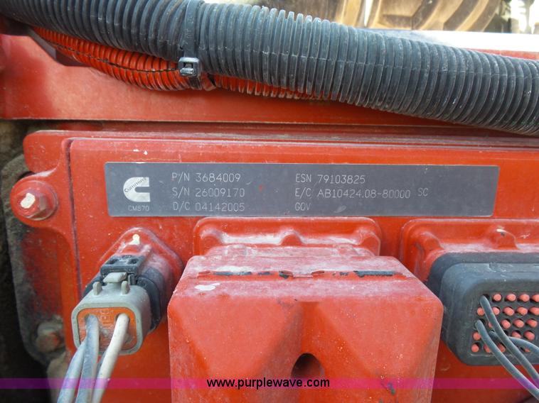 image for item K7118 2006 Volvo VNL semi truck