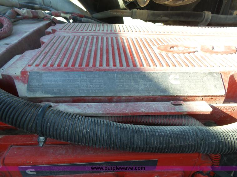 image for item K7118 2006 Volvo VNL semi truck