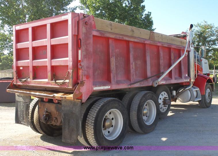 image for item K7119 2003 Peterbilt 330 dump truck