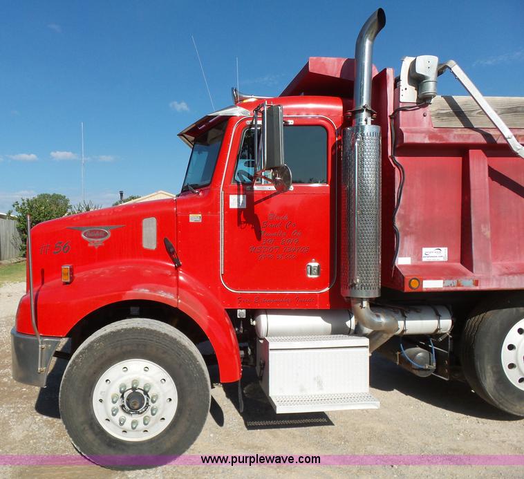 image for item K7119 2003 Peterbilt 330 dump truck