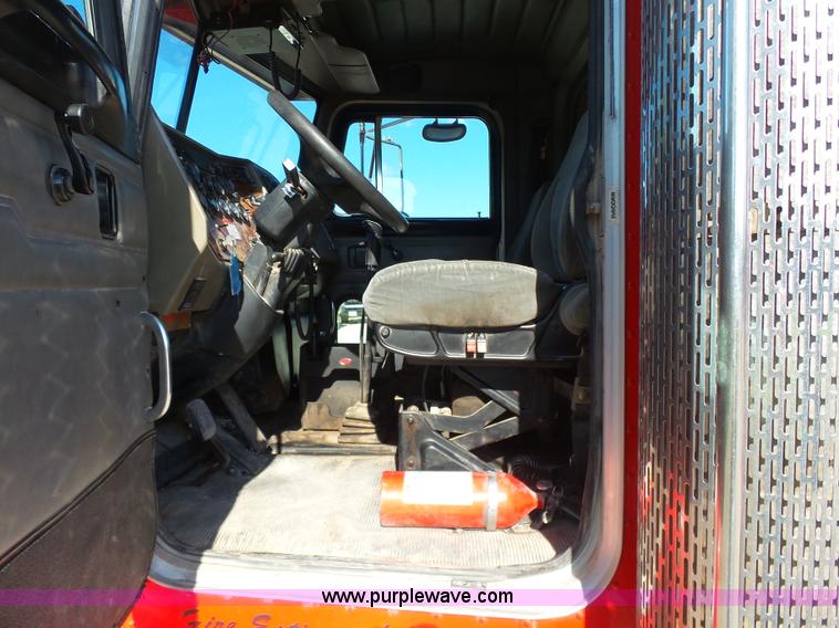 image for item K7119 2003 Peterbilt 330 dump truck