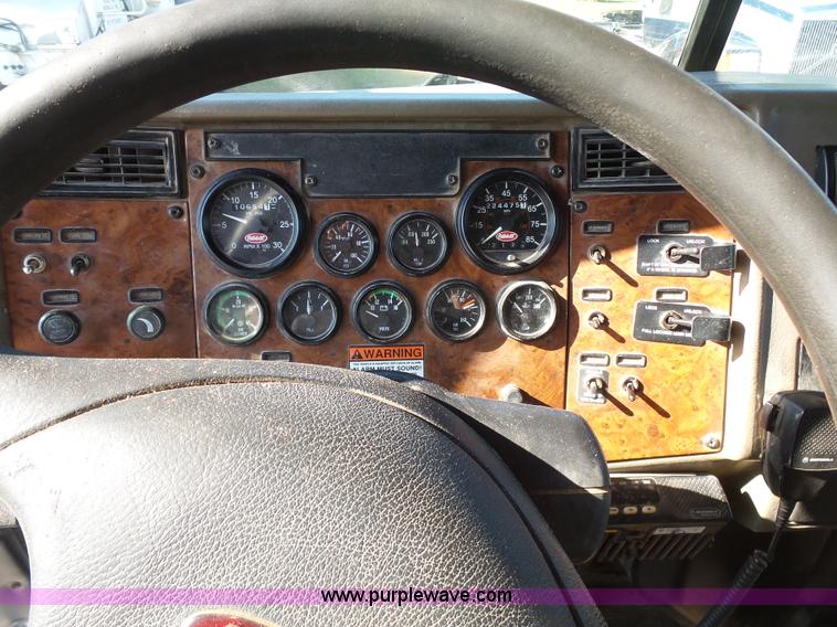 image for item K7119 2003 Peterbilt 330 dump truck