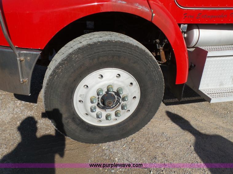 image for item K7119 2003 Peterbilt 330 dump truck