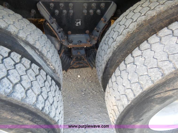 image for item K7119 2003 Peterbilt 330 dump truck