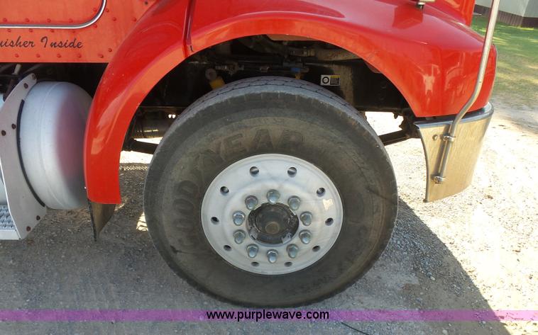 image for item K7119 2003 Peterbilt 330 dump truck