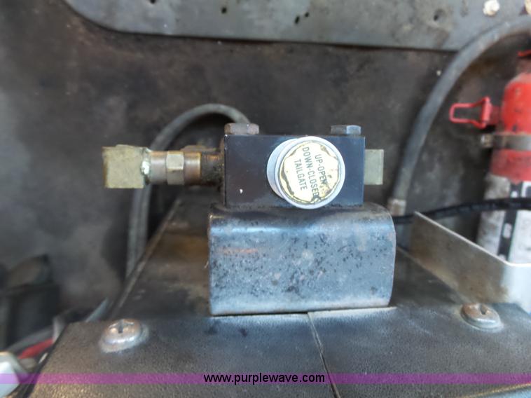 image for item K7120 1999 Sterling L8513 dump truck