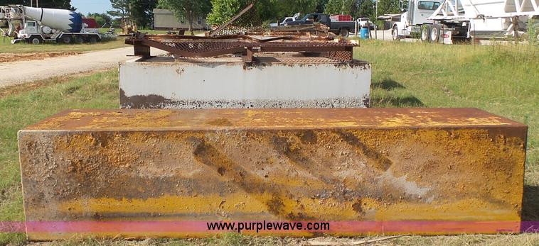 image for item K7121 (5) dredge pontoons