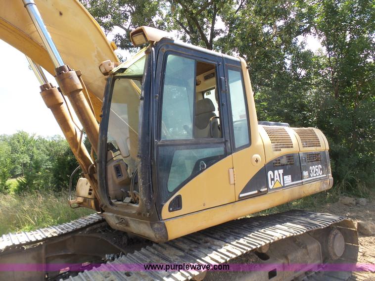image for item K7122 2002 Caterpillar 325C LC excavator
