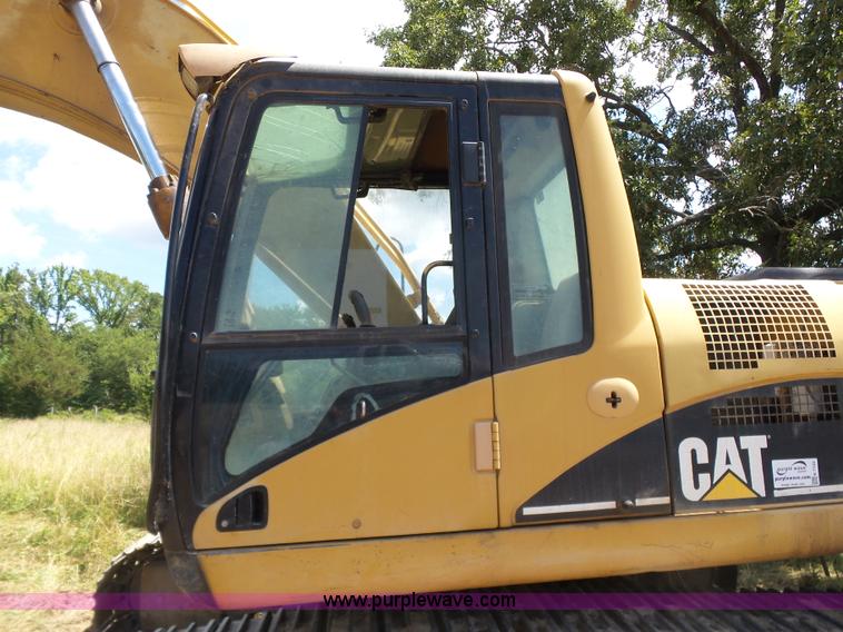 image for item K7122 2002 Caterpillar 325C LC excavator