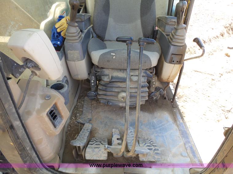 image for item K7122 2002 Caterpillar 325C LC excavator