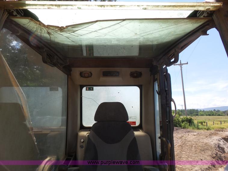 image for item K7122 2002 Caterpillar 325C LC excavator