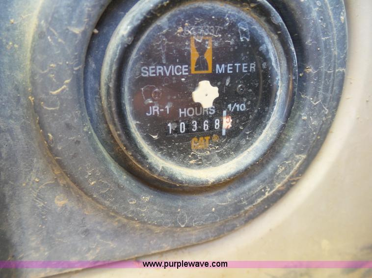 image for item K7122 2002 Caterpillar 325C LC excavator