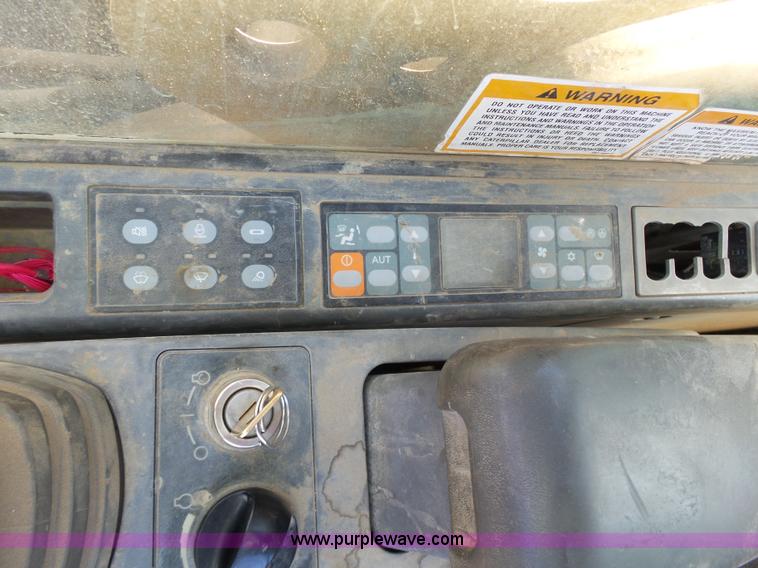 image for item K7122 2002 Caterpillar 325C LC excavator