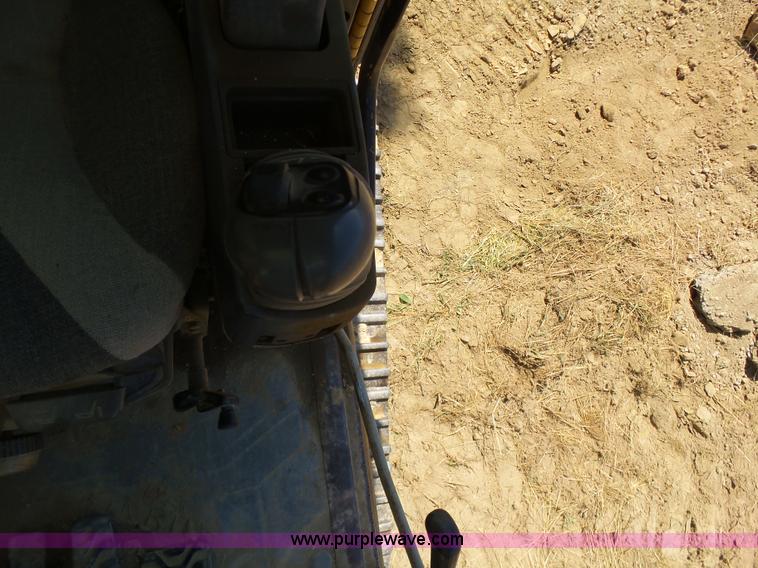 image for item K7122 2002 Caterpillar 325C LC excavator