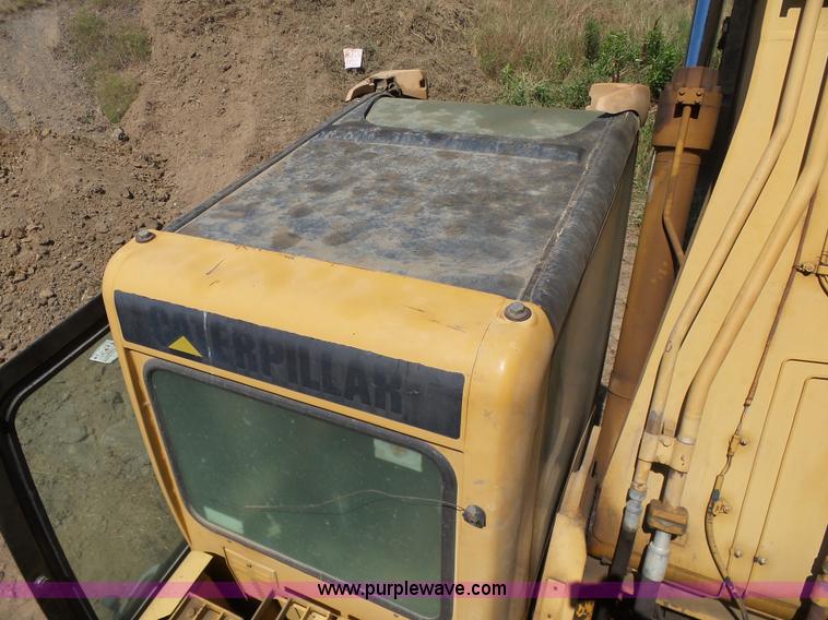 image for item K7122 2002 Caterpillar 325C LC excavator