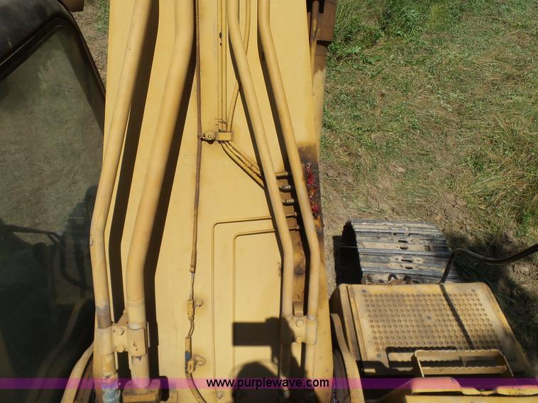 image for item K7122 2002 Caterpillar 325C LC excavator