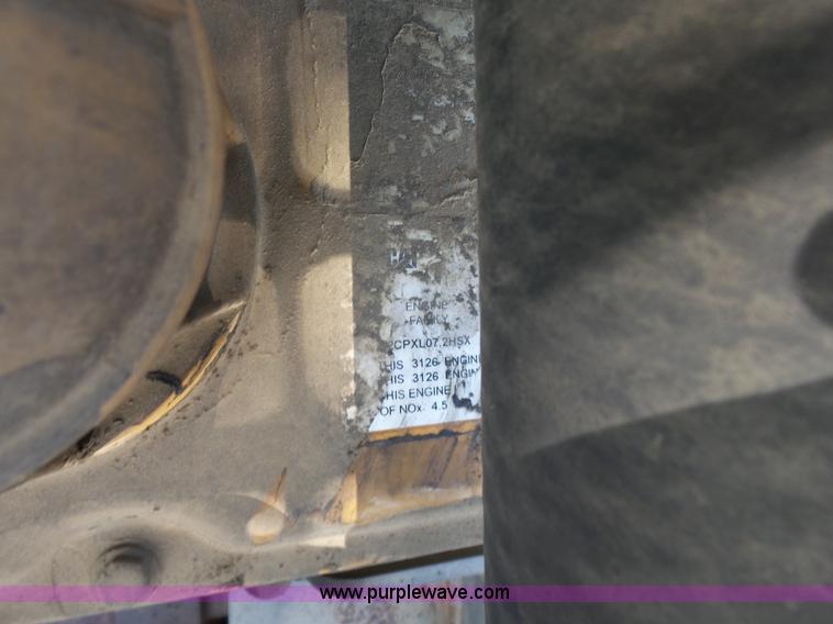 image for item K7122 2002 Caterpillar 325C LC excavator